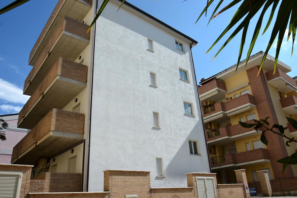Apartamento Stella Marina Alba Adriatica Exterior foto